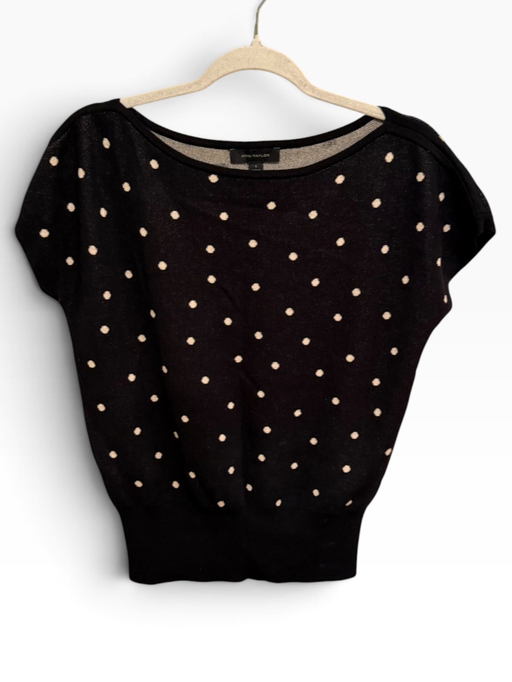 NWOT Ann Taylor Black Short Sleeve Polka Dot Knit Top - Size Small
